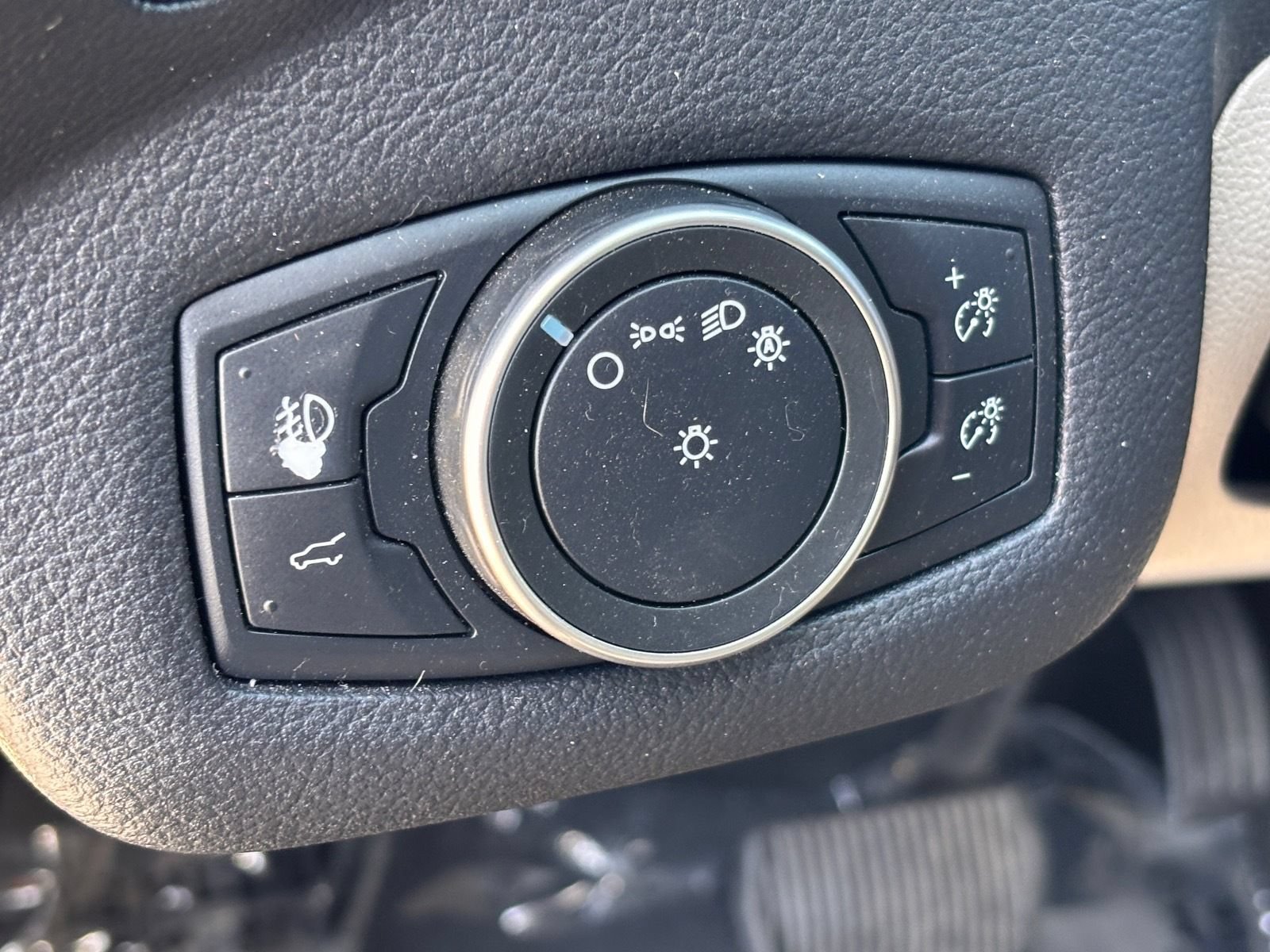 Used 2019 Ford Escape Titanium AWD/4WD image 22