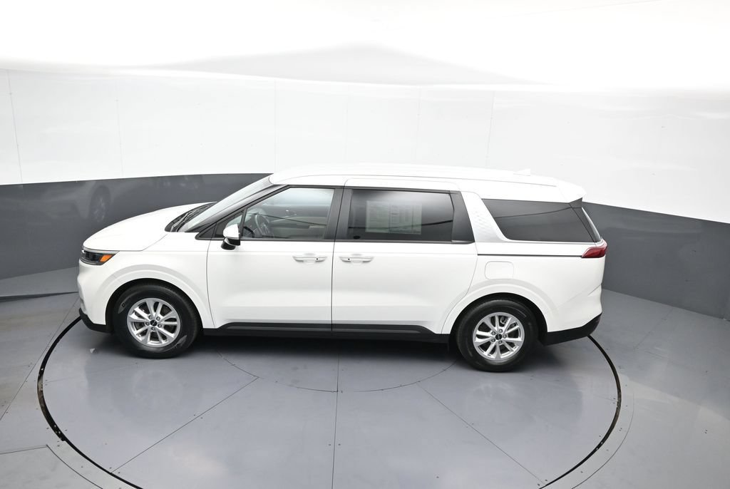 Certified 2024 Kia Carnival LX FWD image 40