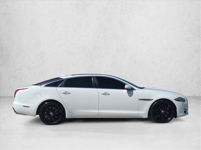 Used 2016 Jaguar XJ L Supercharged RWD image 4