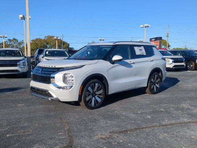 New 2026 Mitsubishi Outlander SEL FWD image 2