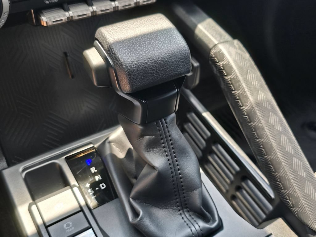 Used 2025 Toyota 4Runner SR5 AWD/4WD image 26