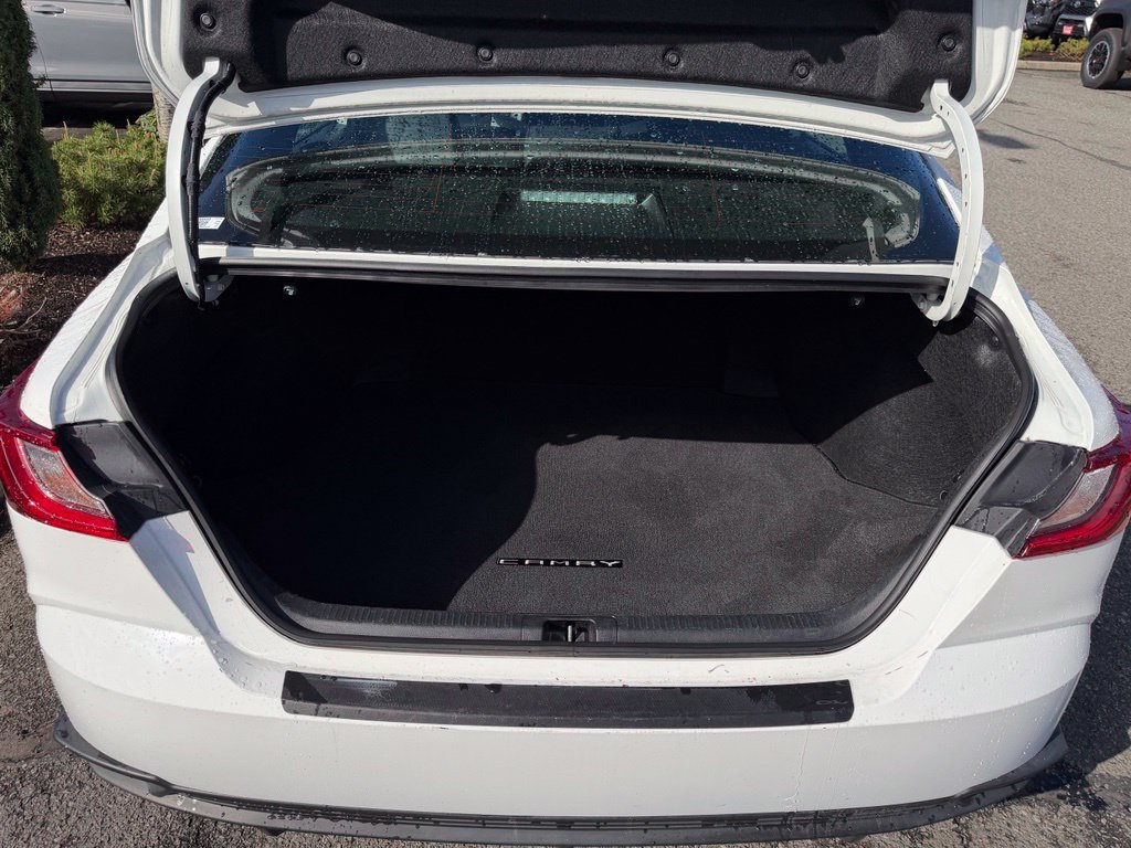 Certified 2025 Toyota Camry Hybrid FWD image 10