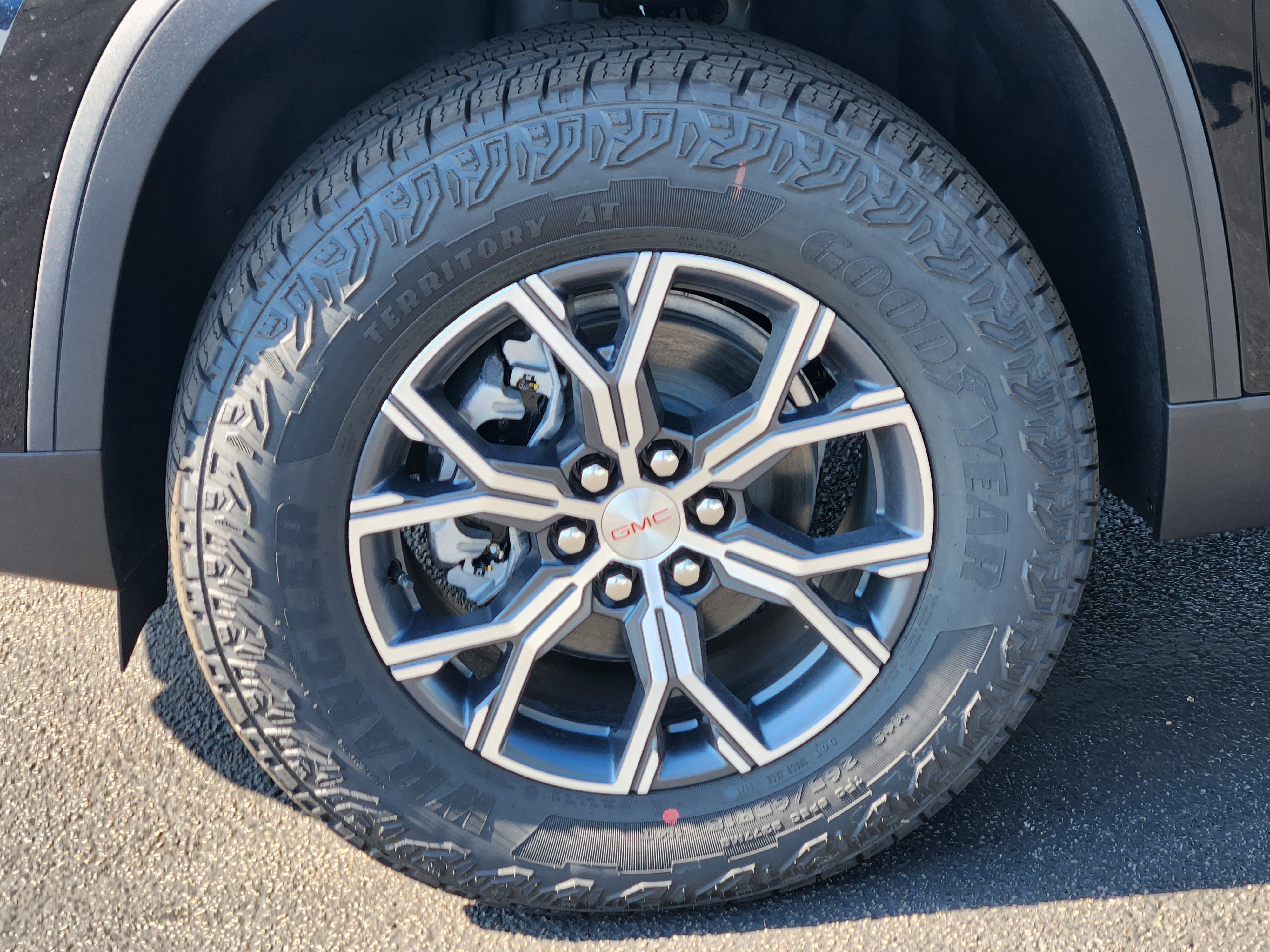 New 2026 GMC Acadia AT4 image 8