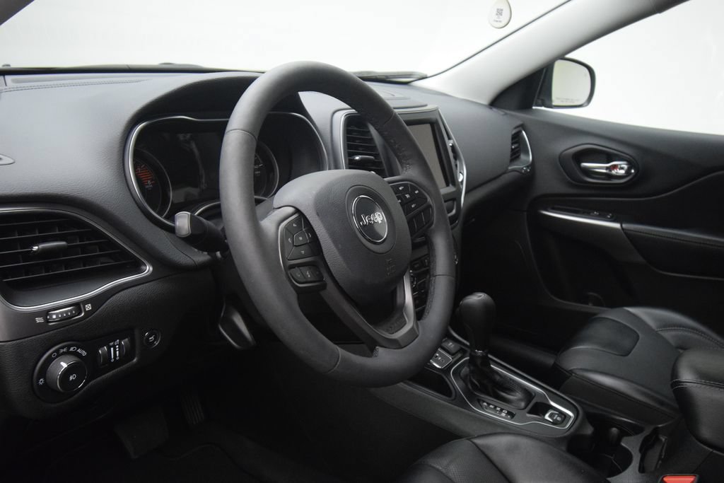 Used 2022 Jeep Cherokee Latitude Lux FWD image 16