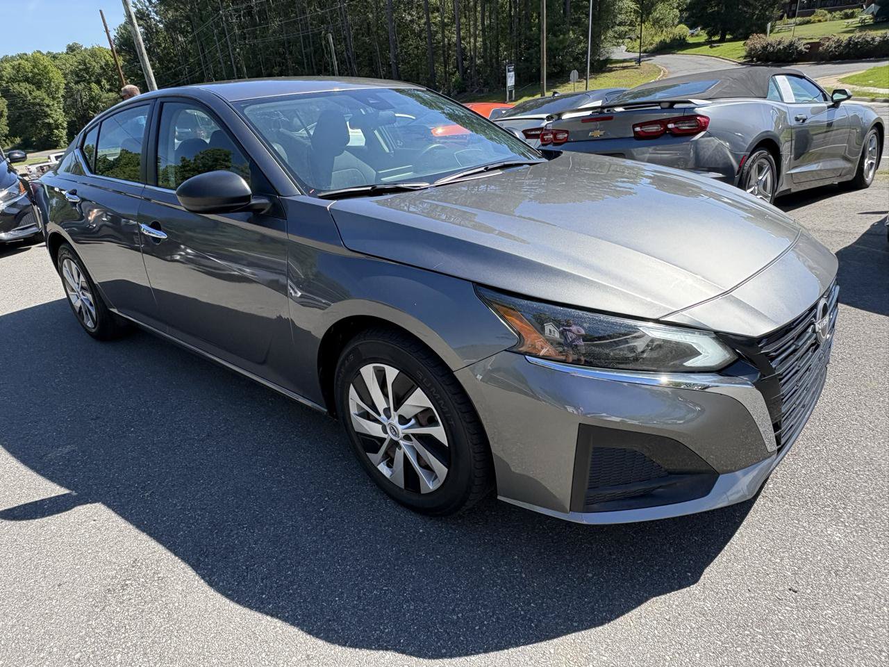Used 2024 Nissan Altima 2.5 S FWD image 7