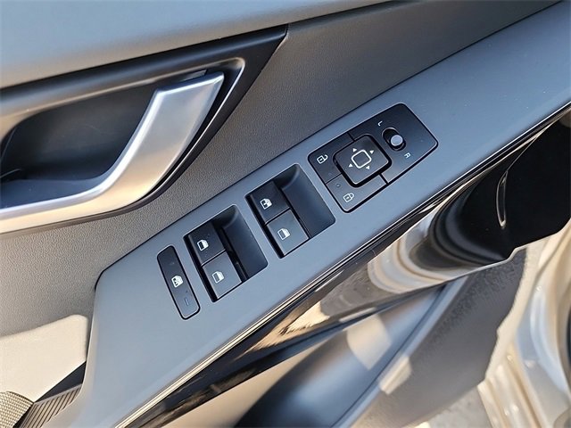 New 2025 Kia Niro EX image 12