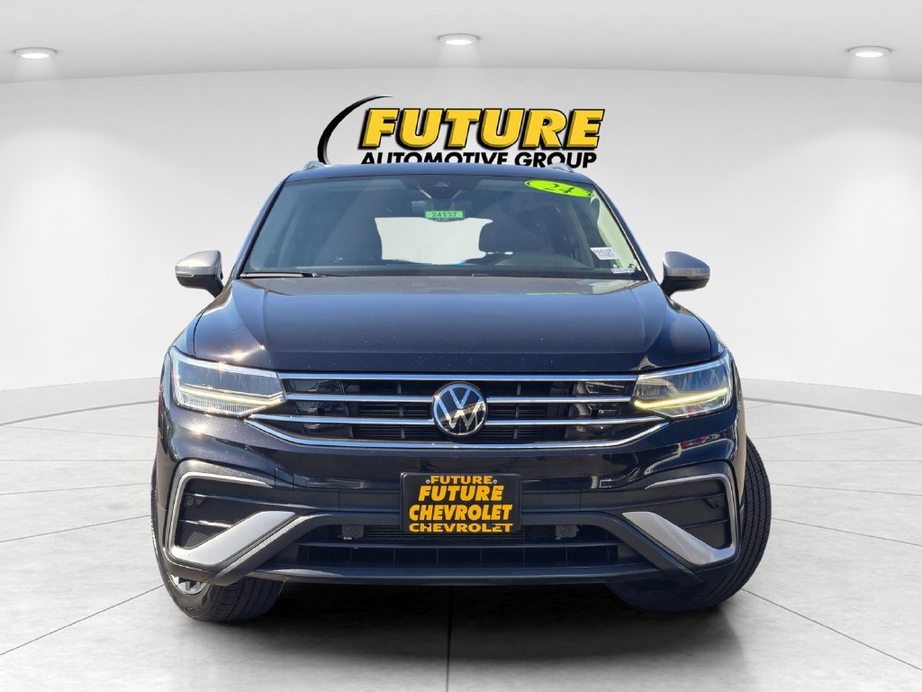 Used 2024 Volkswagen Tiguan Wolfsburg Edition AWD/4WD image 2