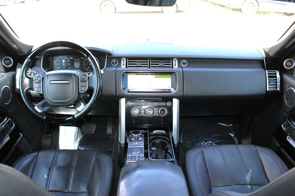Used 2017 Land Rover Range Rover HSE image 12
