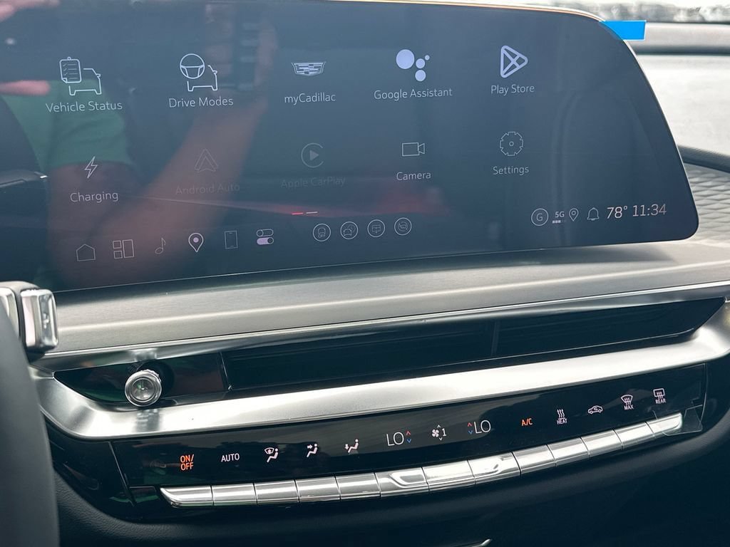 New 2026 Cadillac Lyriq V w/ LPO, Floor Liner Package AWD/4WD image 28