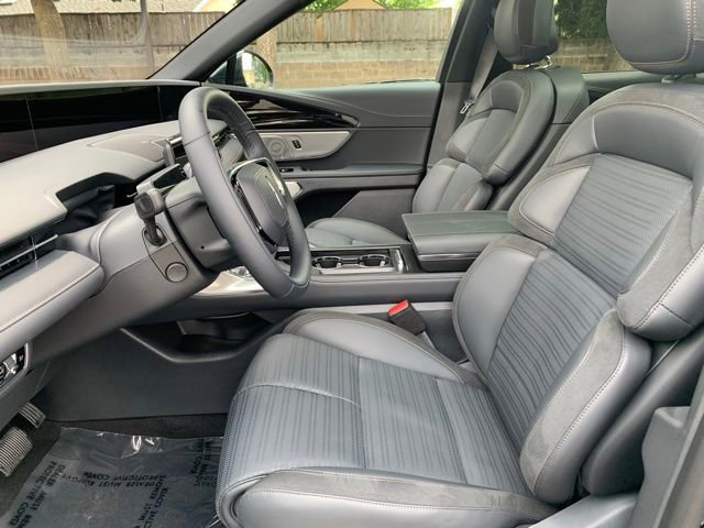 New 2025 Lincoln Nautilus Reserve image 13