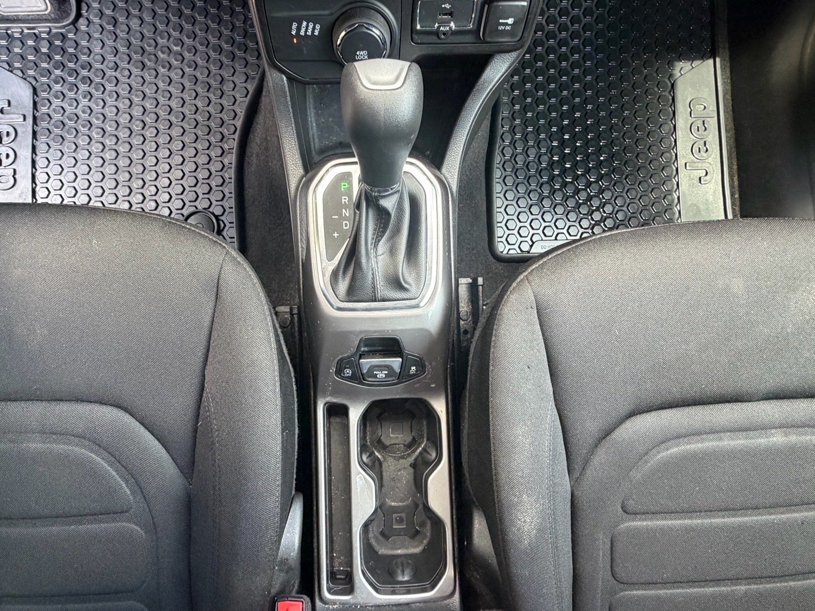 Used 2022 Jeep Renegade Latitude AWD/4WD image 37