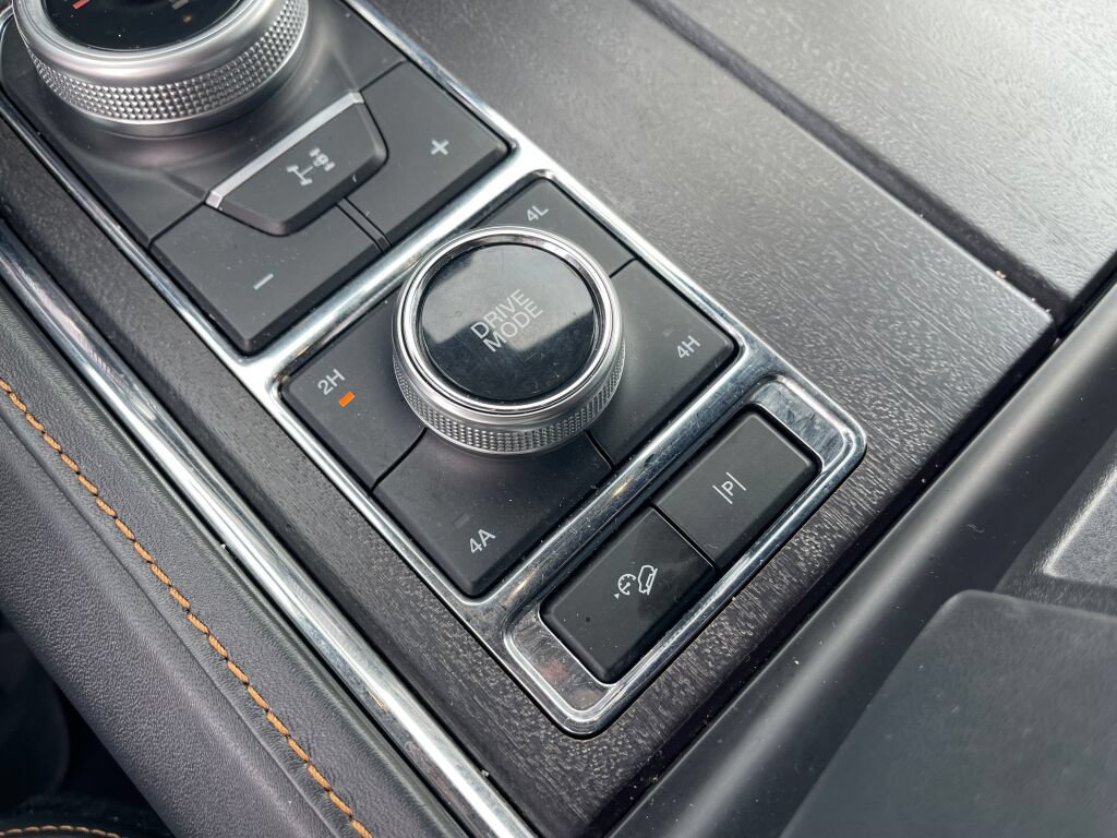 Used 2023 Ford Expedition Platinum AWD/4WD image 16