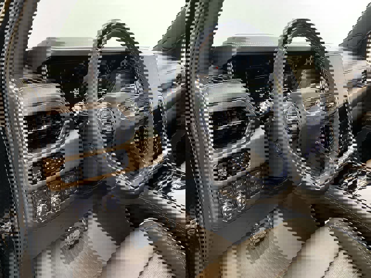 Used 2025 GMC Yukon Denali Ultimate w/ LPO, Floor Liner Package image 2