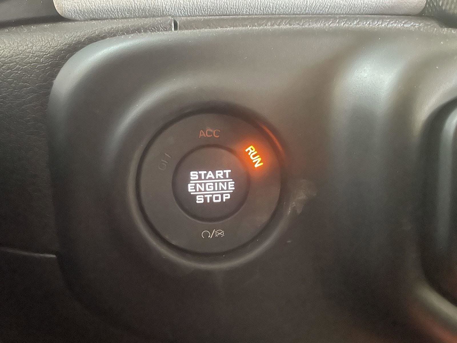 Used 2023 Jeep Gladiator Overland image 19