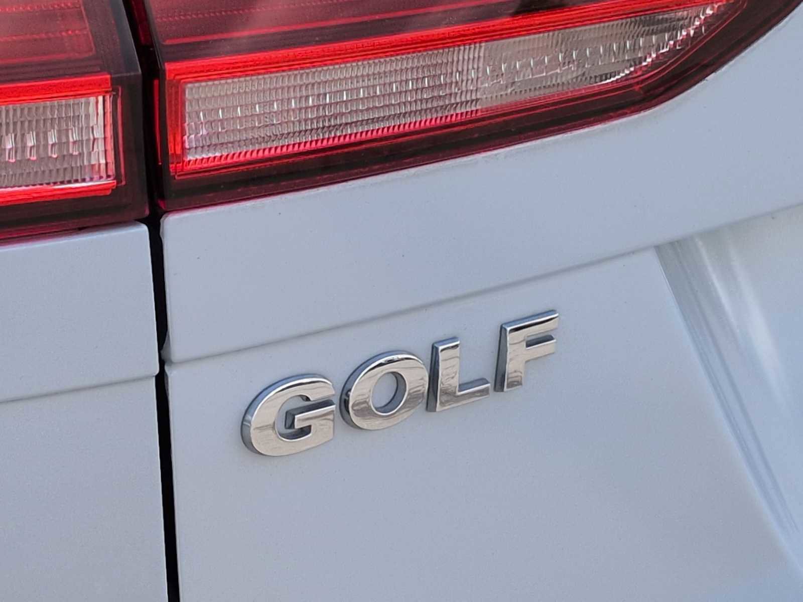 Used 2018 Volkswagen Golf S FWD image 13