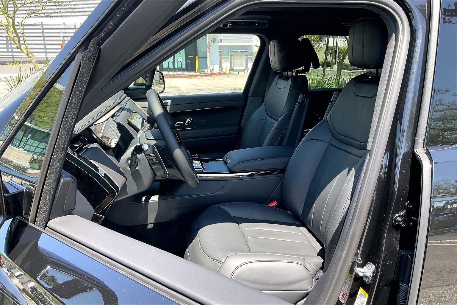 New 2027 Land Rover Range Rover Sport Dynamic SE AWD/4WD image 16