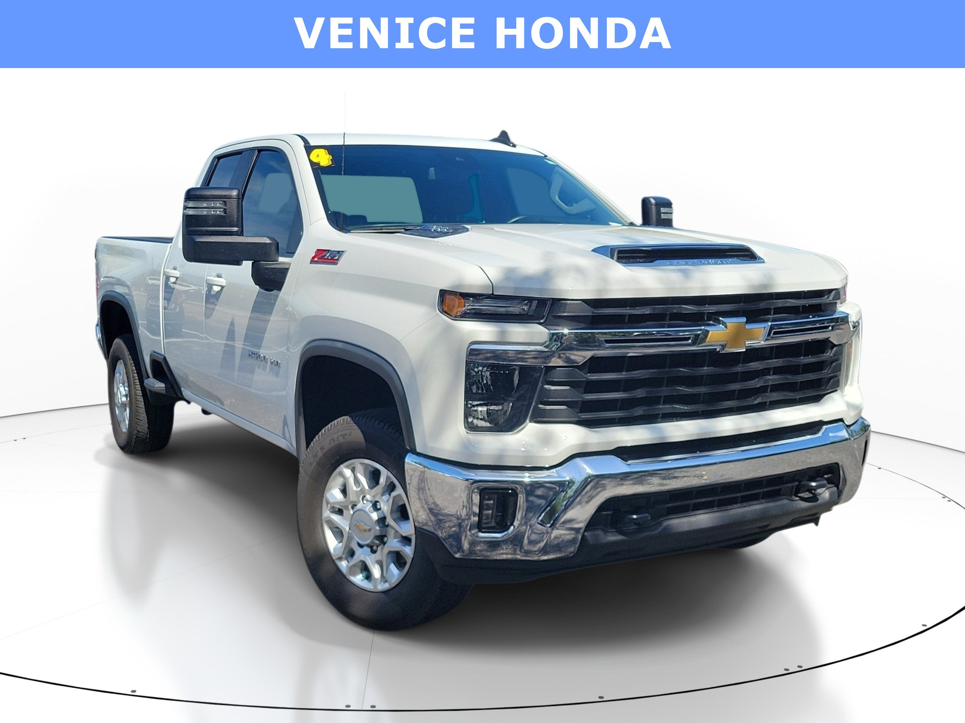 Used 2024 Chevrolet Silverado 2500 LT AWD/4WD image 1
