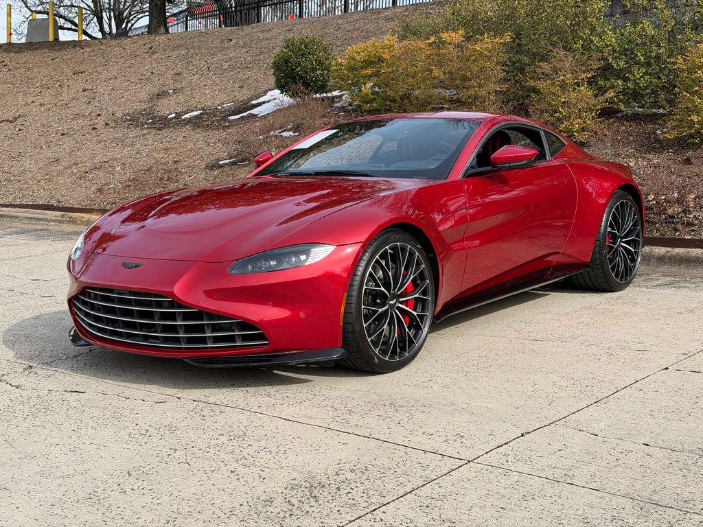 Used 2023 Aston Martin V8 Vantage Coupe image 18