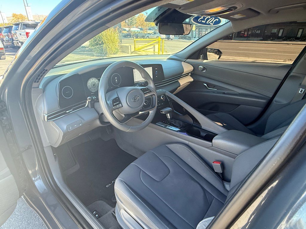 Used 2023 Hyundai Elantra SEL w/ Convenience Package image 27