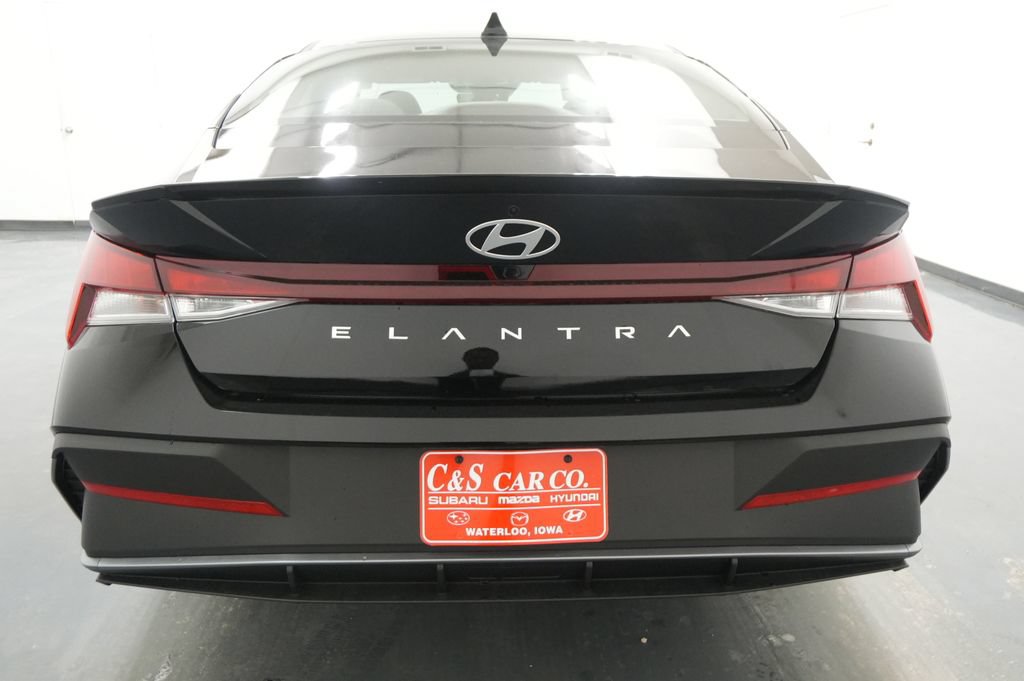 New 2026 Hyundai Elantra Sport FWD image 7