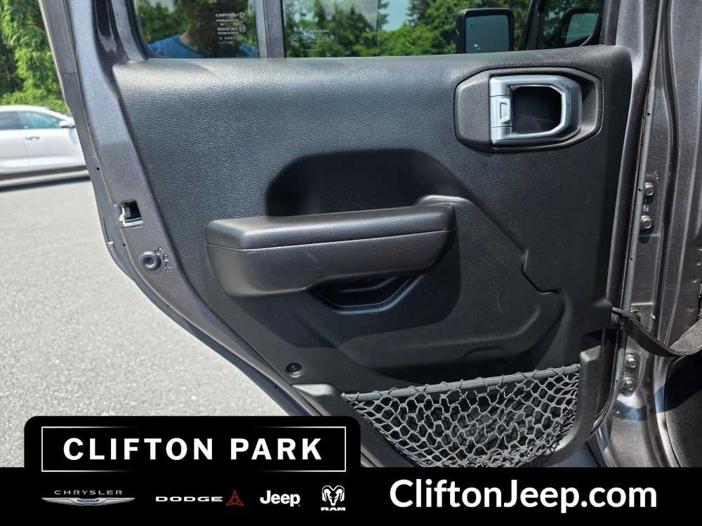 Used 2021 Jeep Gladiator Mojave AWD/4WD image 12