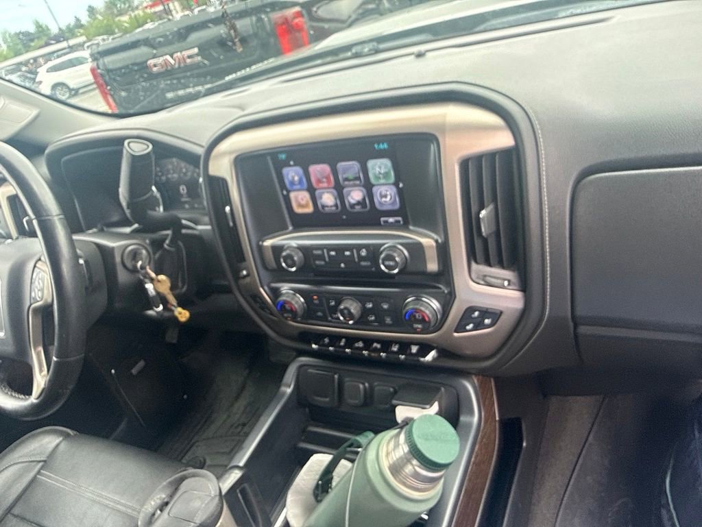 Used 2017 GMC Sierra 2500 Denali w/ Duramax Plus Package AWD/4WD image 15