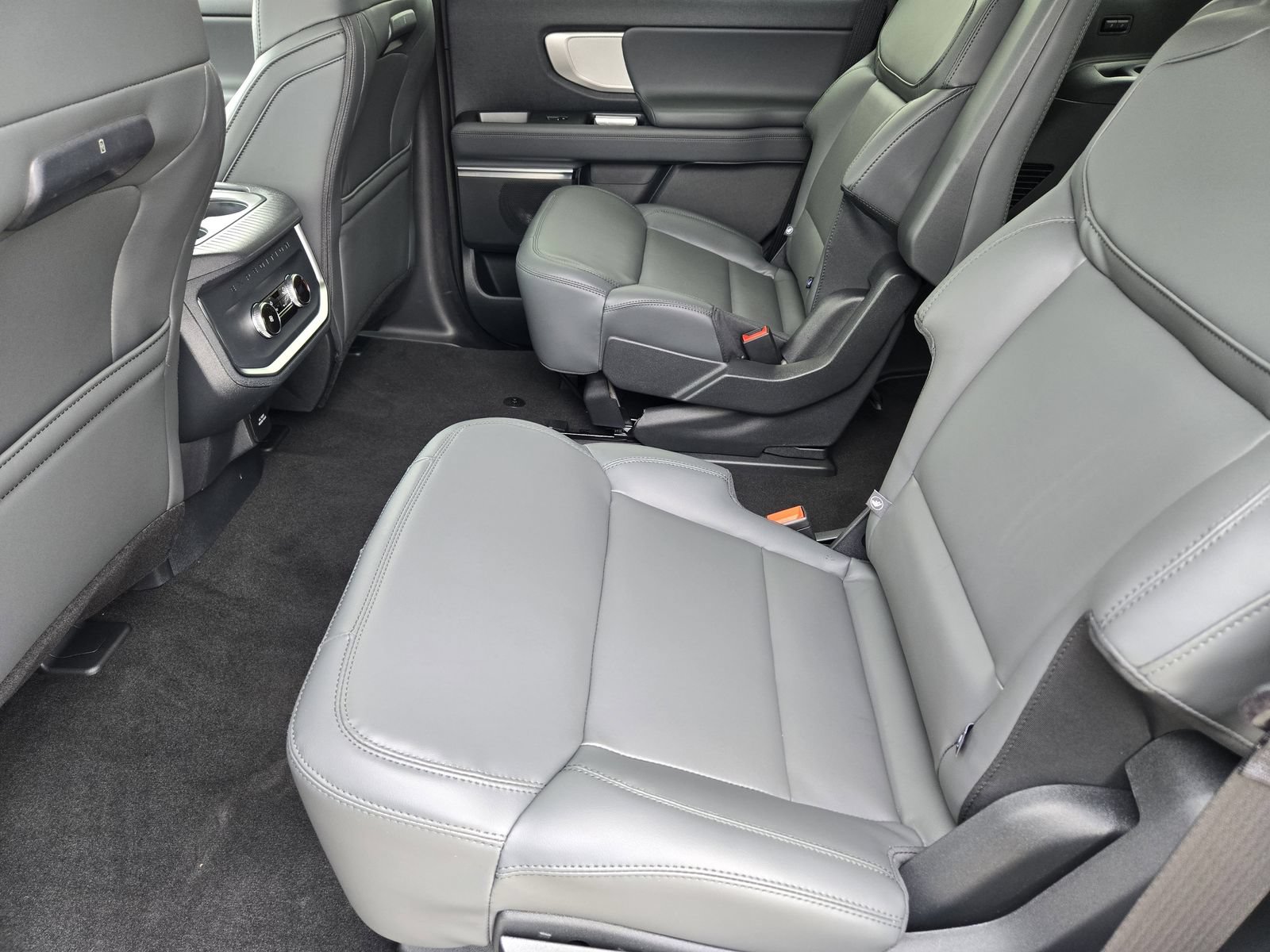 New 2026 Ford Expedition Active RWD image 27