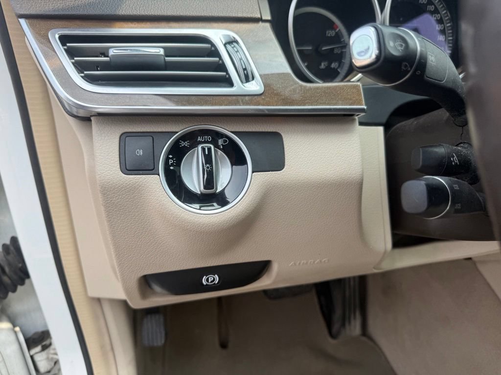 Used 2014 Mercedes-Benz E 350 4MATIC Sedan image 14