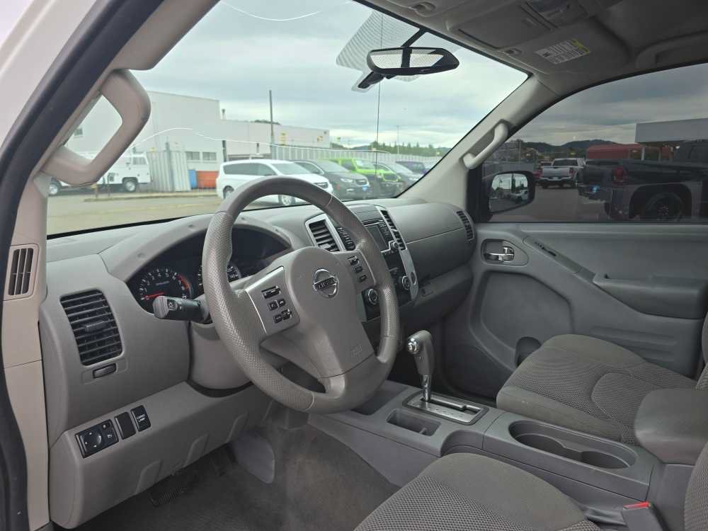 Used 2016 Nissan Frontier SV RWD image 9