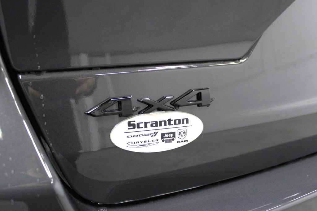 New 2025 Jeep Grand Cherokee Altitude image 38