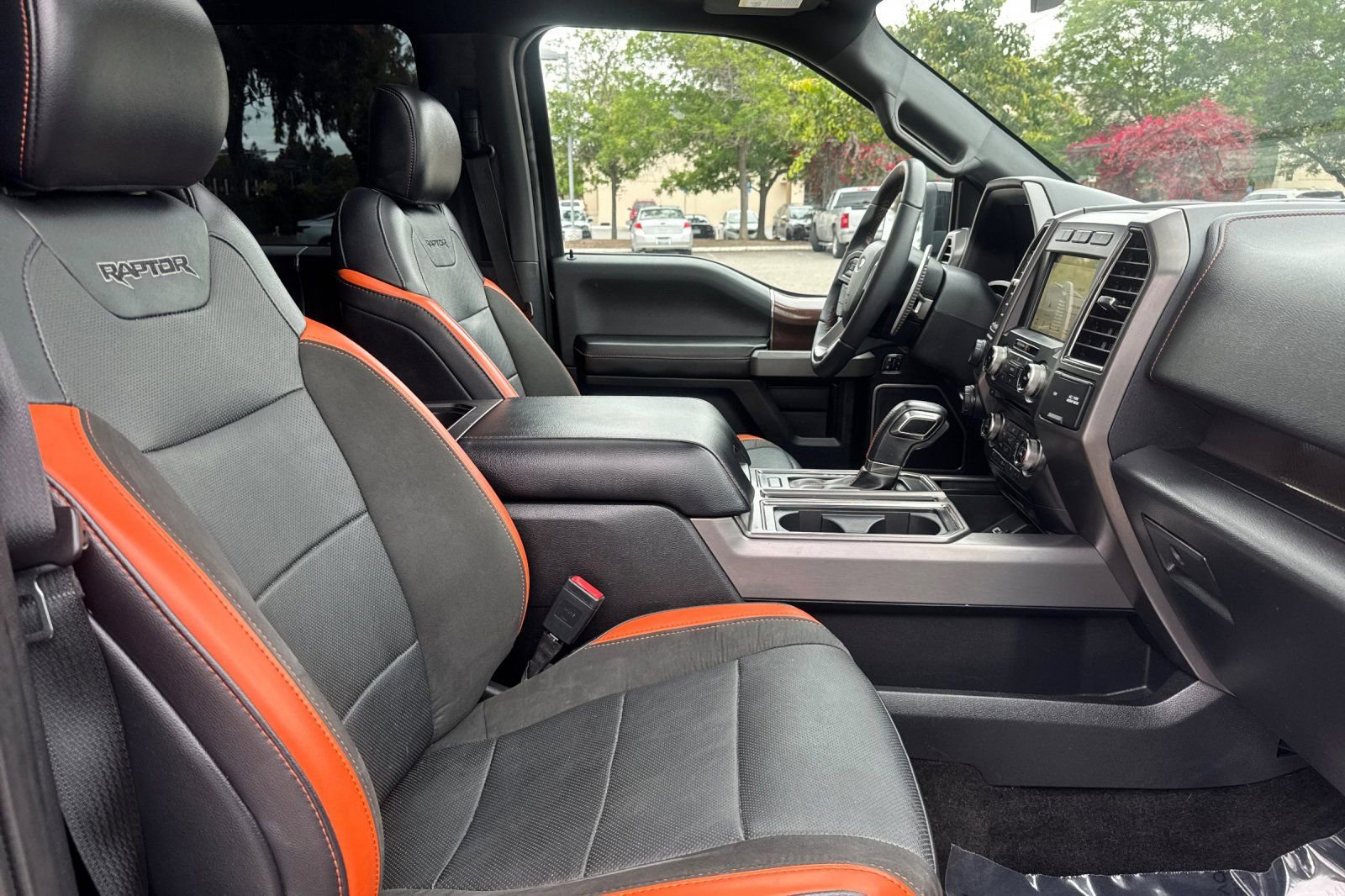 Used 2018 Ford F150 Raptor w/ Equipment Group 802A Luxury AWD/4WD image 15