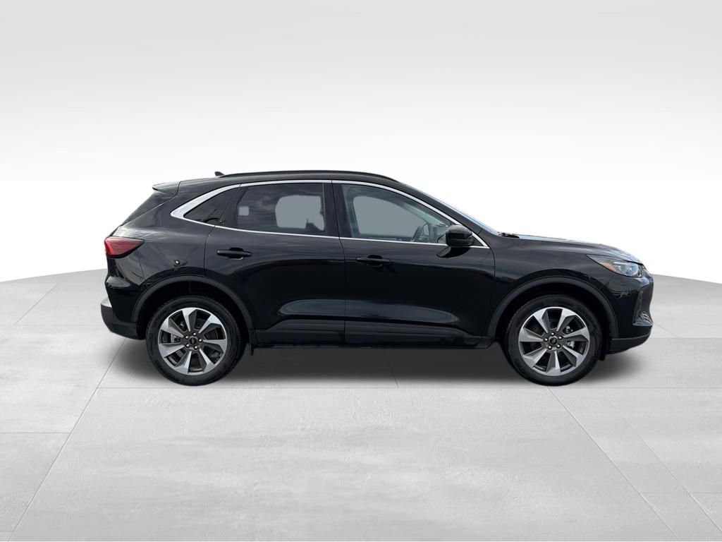 Used 2024 Ford Escape Platinum image 8