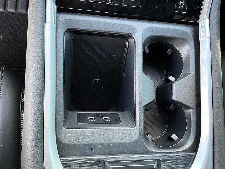 Certified 2025 Nissan Armada SL w/ Captain's Chari Seat Package image 19