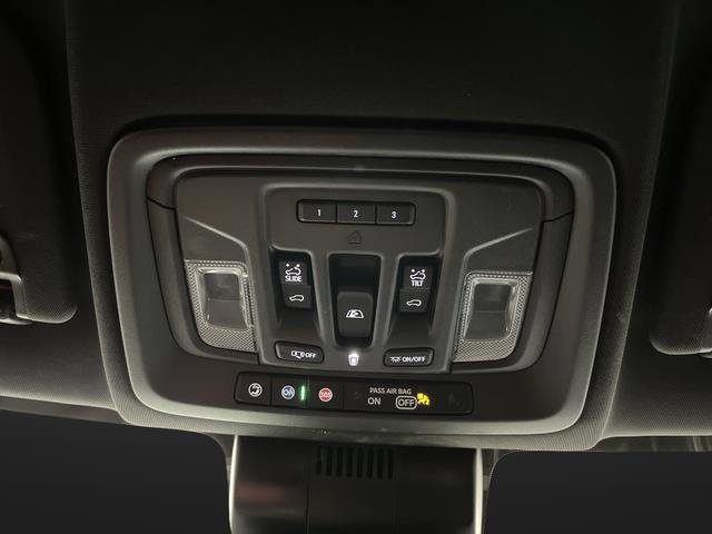 Used 2024 GMC Sierra 2500 AT4 w/ AT4 Preferred Package image 28