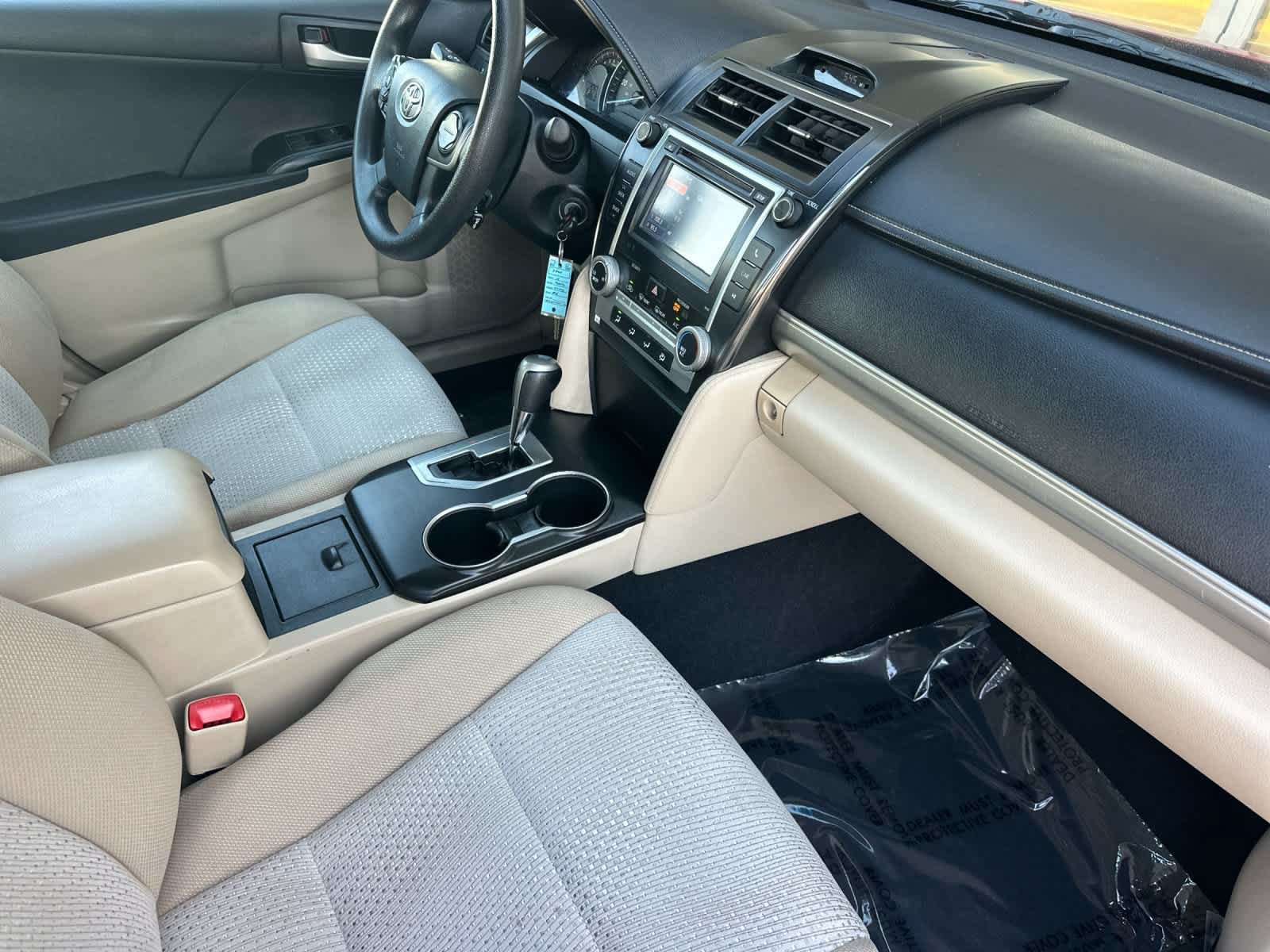 Used 2012 Toyota Camry LE FWD image 16