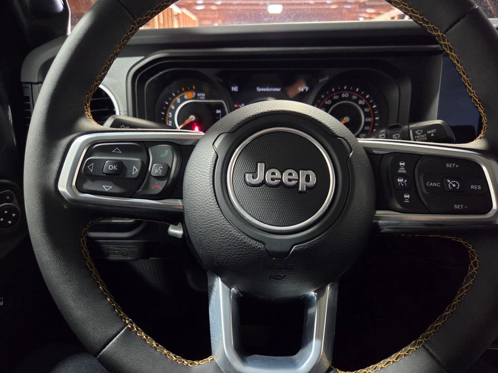 Used 2024 Jeep Wrangler Sahara image 8