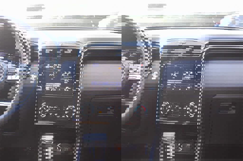 Certified 2022 Hyundai Tucson SEL w/ Cargo Package image 18