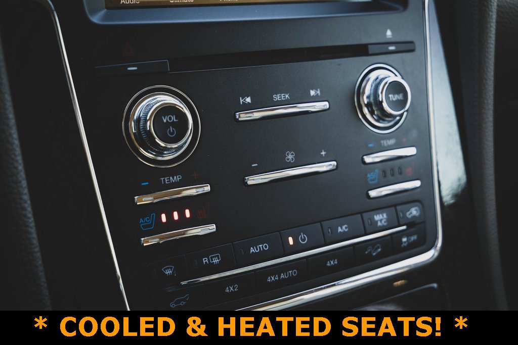 Used 2016 Lincoln Navigator Select image 6