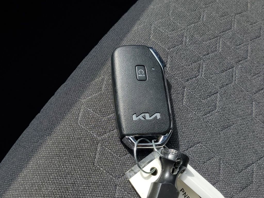 Used 2025 Kia Seltos S image 31