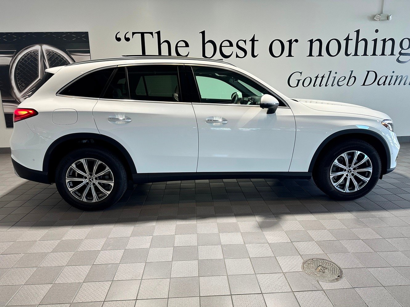 Certified 2025 Mercedes-Benz GLC 300 4MATIC image 3