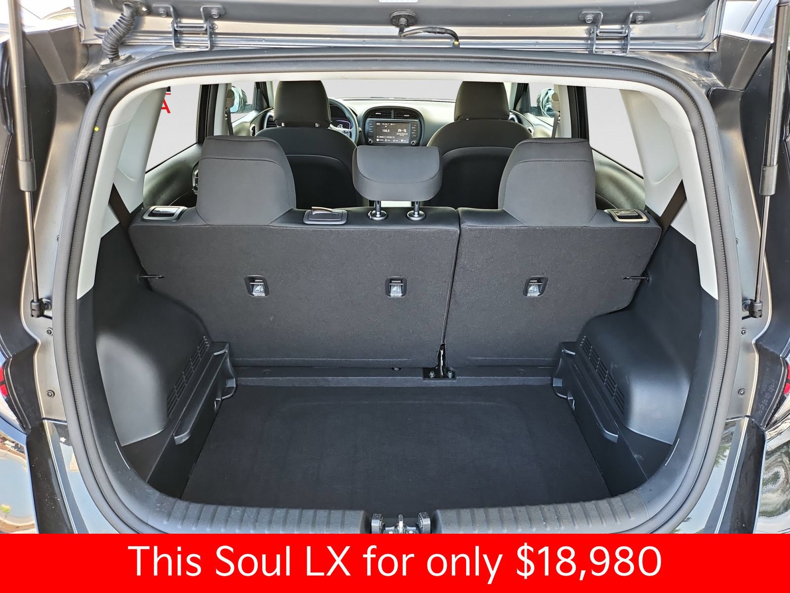 Used 2025 Kia Soul LX FWD image 19