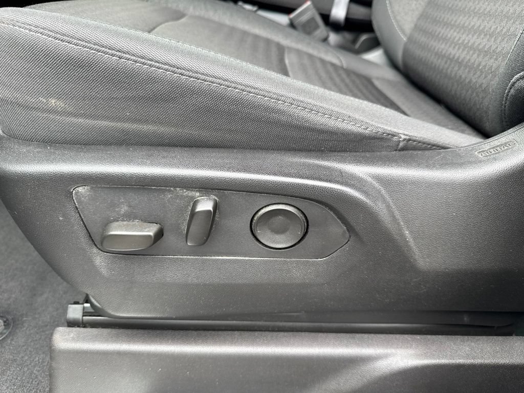 Used 2024 Chevrolet Silverado 1500 LT AWD/4WD image 11