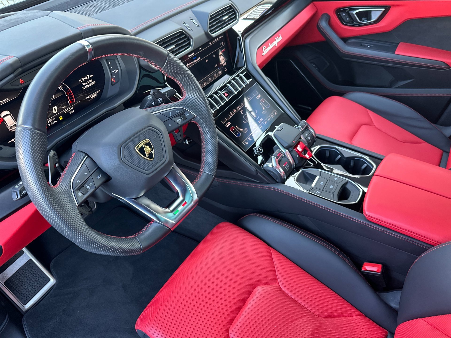 Used 2022 Lamborghini Urus image 14
