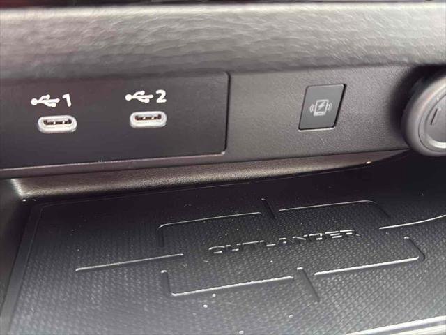 Used 2025 Mitsubishi Outlander SEL image 30