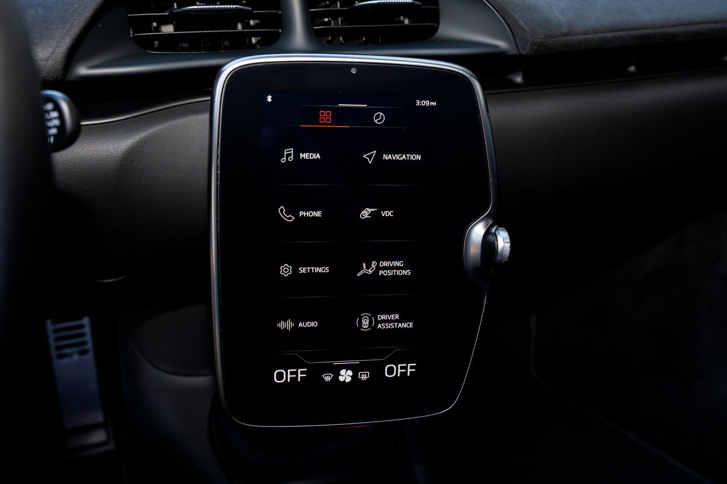 Used 2025 McLaren Artura RWD image 42