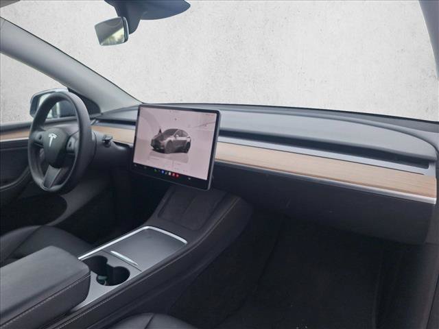 Used 2025 Tesla Model Y Long Range RWD image 16