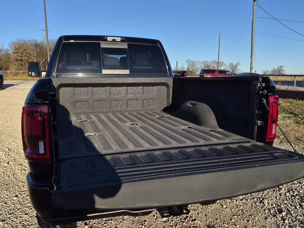 New 2026 RAM 2500 Laramie AWD/4WD image 9