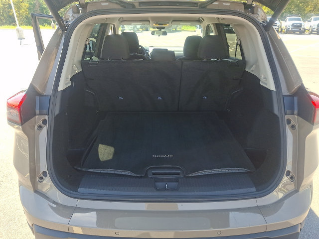 Used 2025 Nissan Rogue SV AWD/4WD image 29