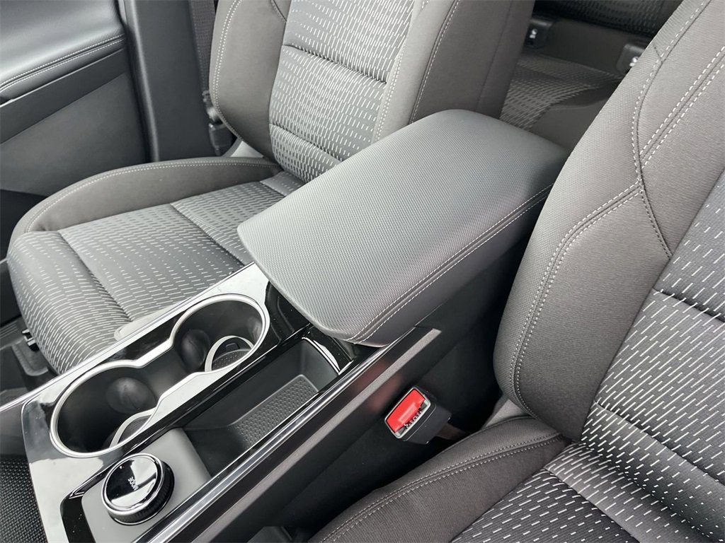 New 2026 Chevrolet Equinox LT w/ LPO, Floor Liner Package image 21