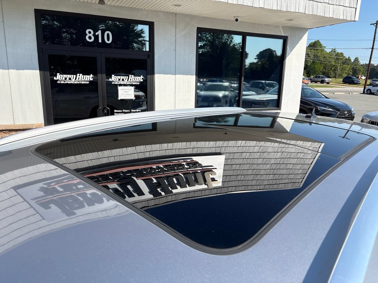 Used 2023 Volkswagen Atlas Cross Sport SE w/ Panoramic Sunroof Package AWD/4WD image 14